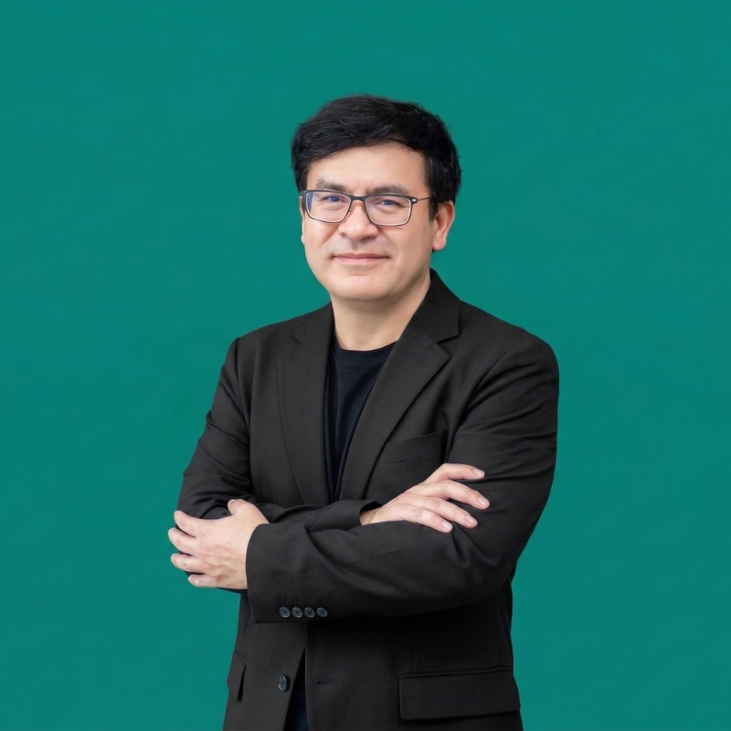 Dr.Mike — ผู้สอนคอร์ส IC License